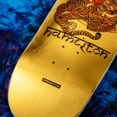 Tabla de skate Primitive Deck Hamilton Existence Gold Foil 8.38 DKPRIHAMEX Tablas Primitive