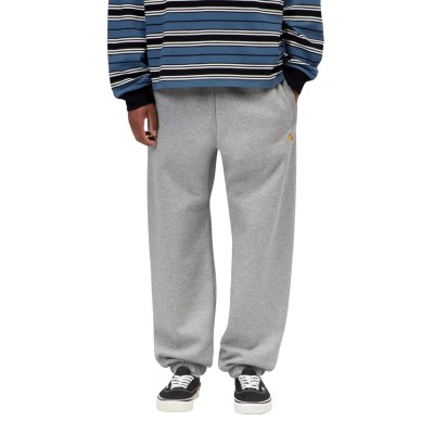 Pantalón chandal Carhartt WIP Chase Sweat Pant Grey Heather - Gold I037458_00M_XX pantalón Jogger y chandal Carhartt WIP